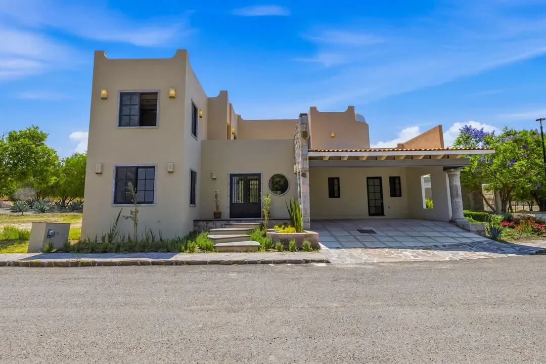 CASA LOS OLIVOS - Casa de 4 recámaras en venta en Las Campanas, San Miguel de Allende
