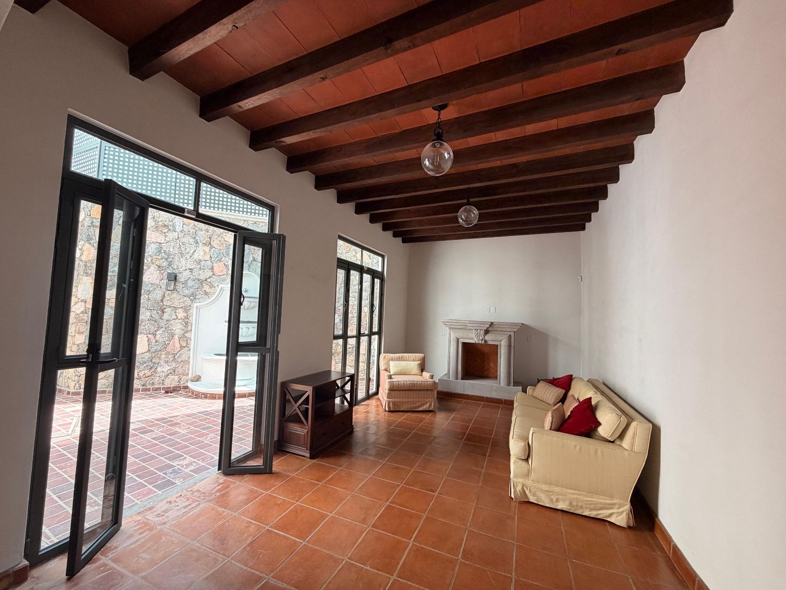 CASA VEINTIOCHO DE ABRIL - Casa de 3 recámaras en venta en San Antonio, San Miguel de Allende