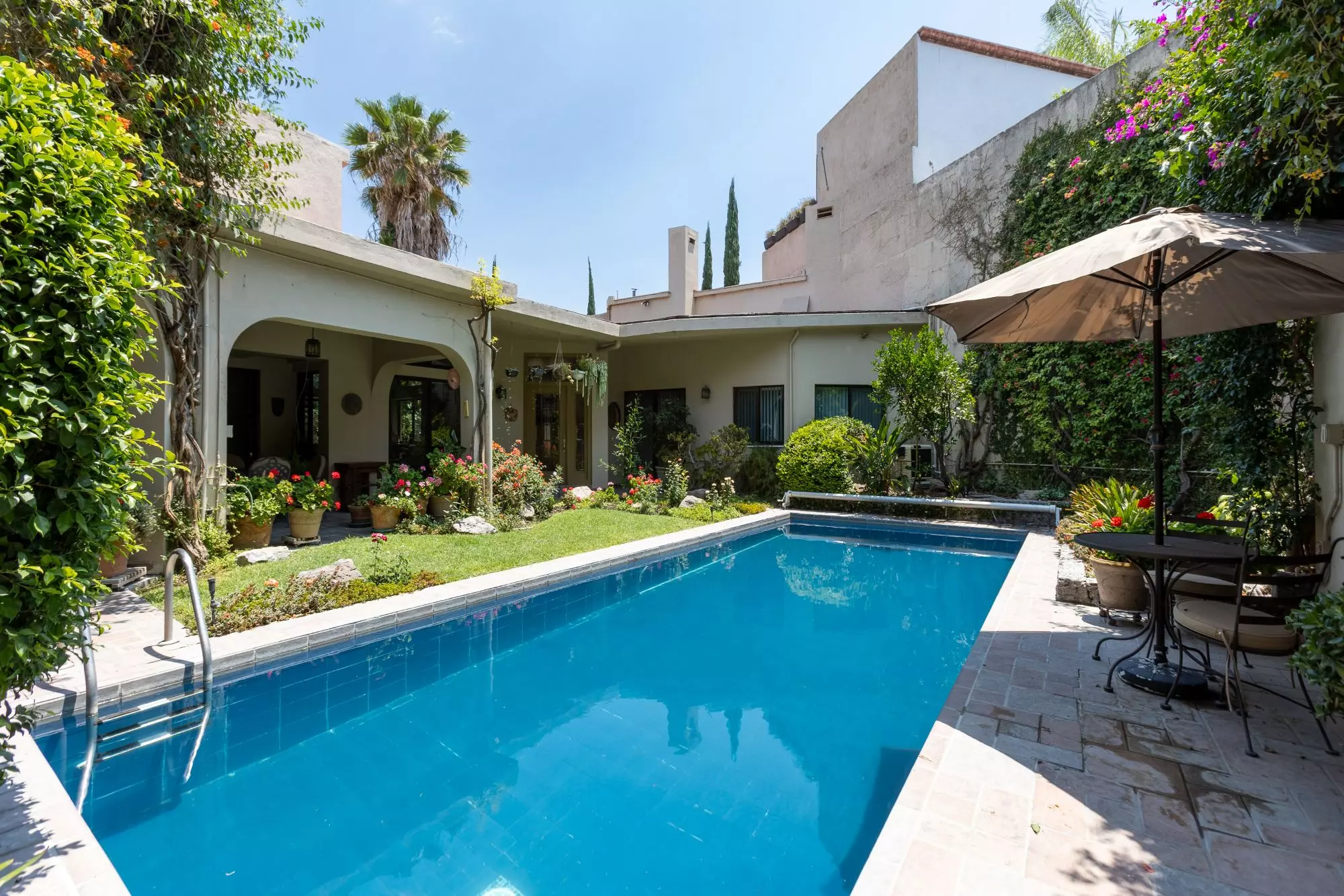 Exquisite Home in Prime San Miguel de Allende Location - Casa de 4 recámaras en venta en Guadiana, San Miguel de Allende