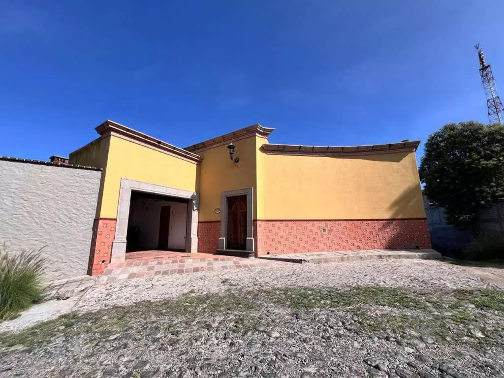 Casa Camino Nuevo Al Caracol - Casa de 6 recámaras en venta en El Caracol, San Miguel de Allende