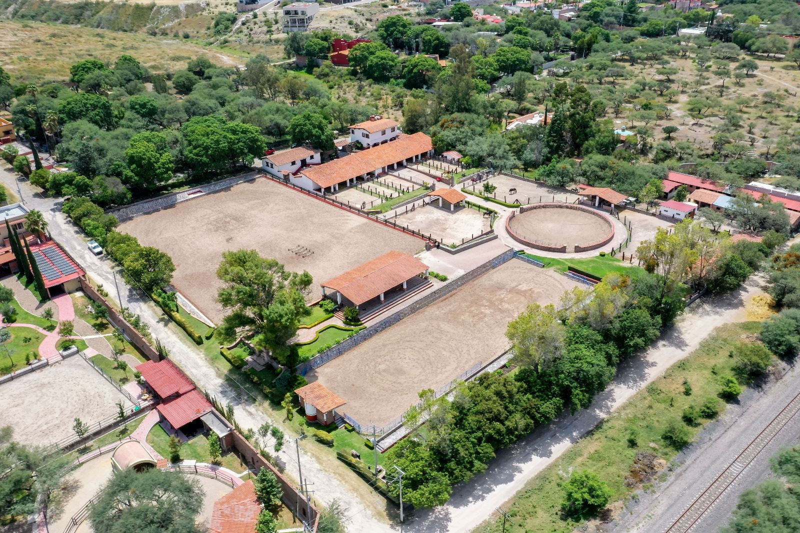 Centro Ecuestre Canales - Propiedad comercial en El Mirador, San Miguel de Allende