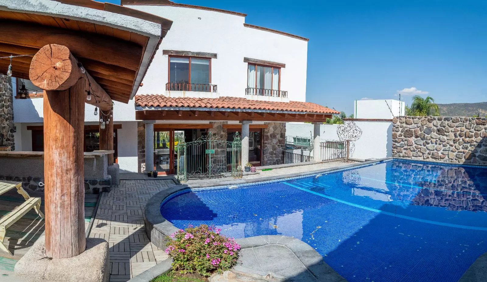 Casa Santa Rosa de Jauregui - Casa de 6 recámaras en venta en Centro, San Miguel de Allende