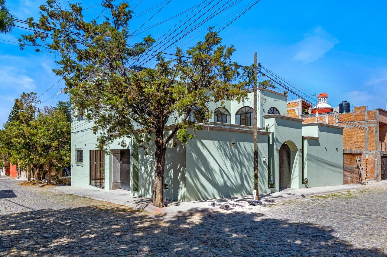 CASAS ANGEL & ANGELITO - Casa de 6 recámaras en venta en La Lejona, San Miguel de Allende