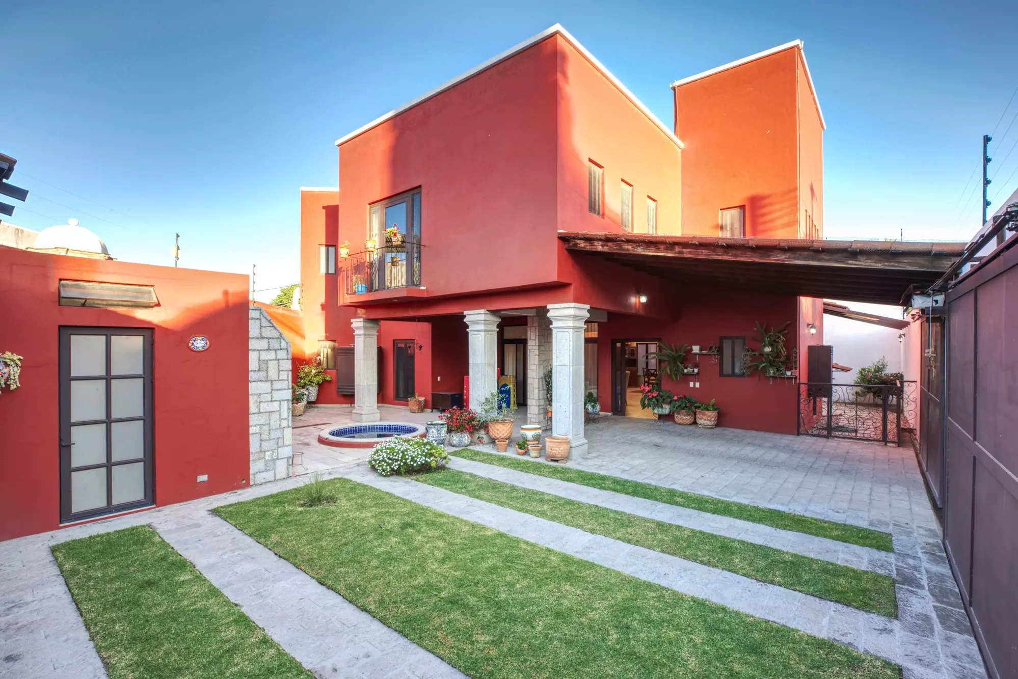 CASA CALANDRIAS - Casa de 4 recámaras en venta en La Luz INFONAVIT, San Miguel de Allende