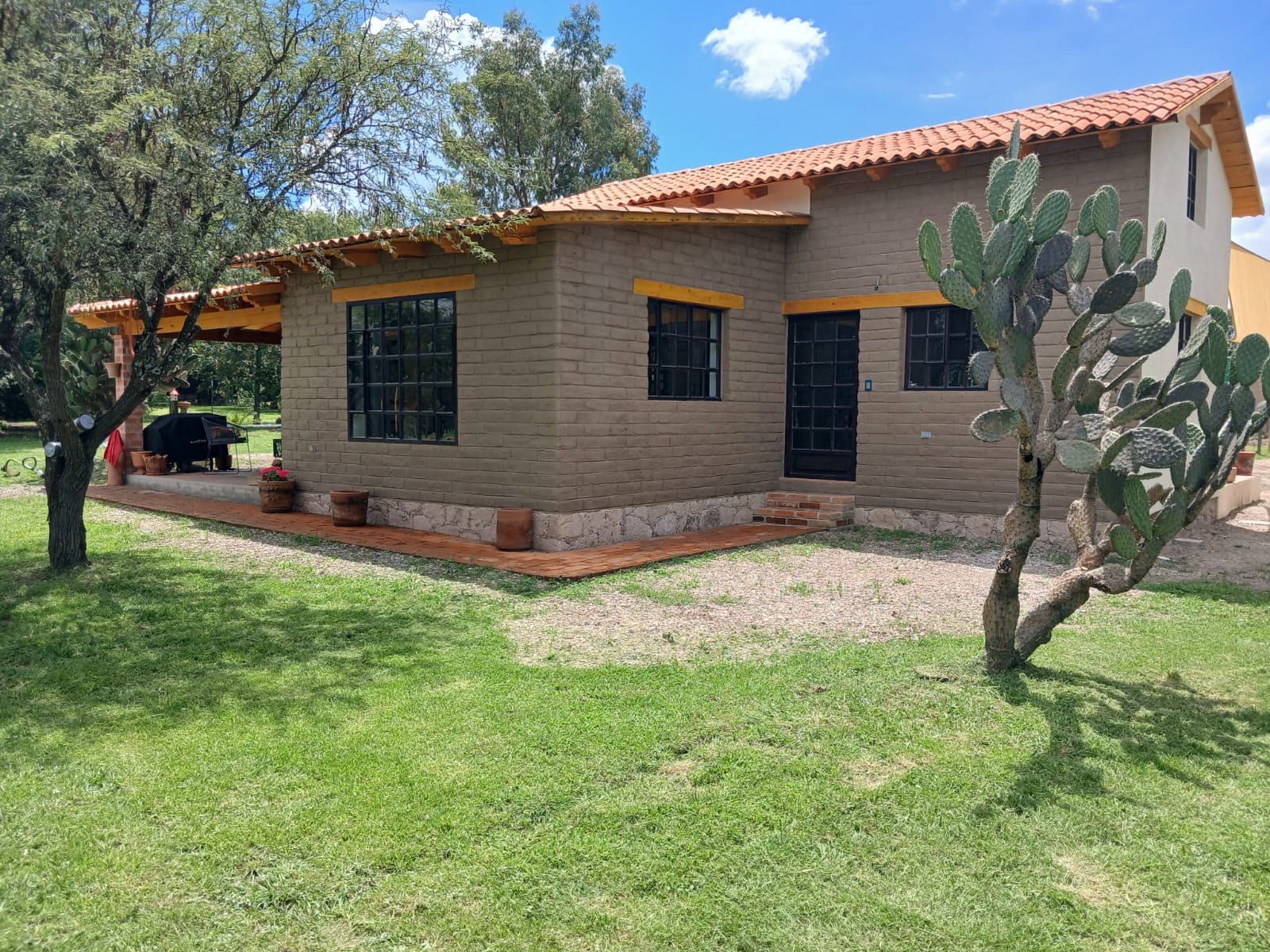 CASA MEZQUITE - Casa de 2 recámaras en venta en Los Adobes, San Miguel de Allende