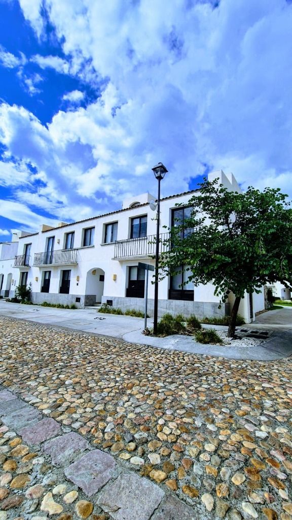 Departamento Torre de Piedra - Casa de 2 recámaras en venta en Zirándaro, San Miguel de Allende