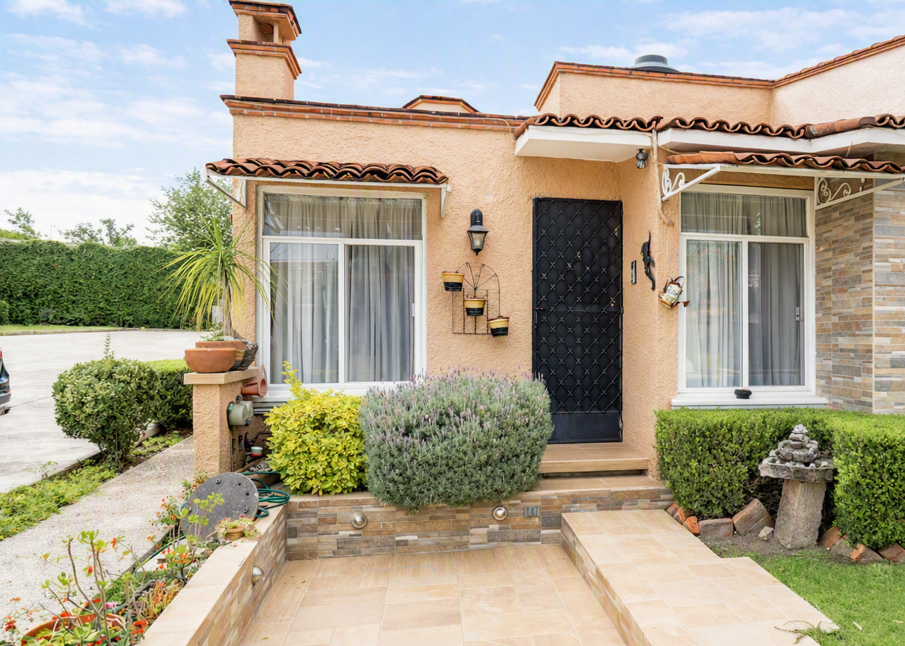 Acojedora Casa con Jardín - Casa de 2 recámaras en venta en Providencia, San Miguel de Allende