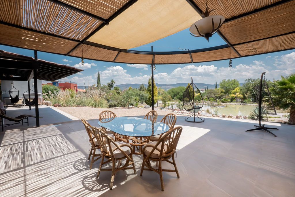 Casa Arcoiris en Rancho Los Labradores - Casa de 5 recámaras en venta en Los Labradores, San Miguel de Allende