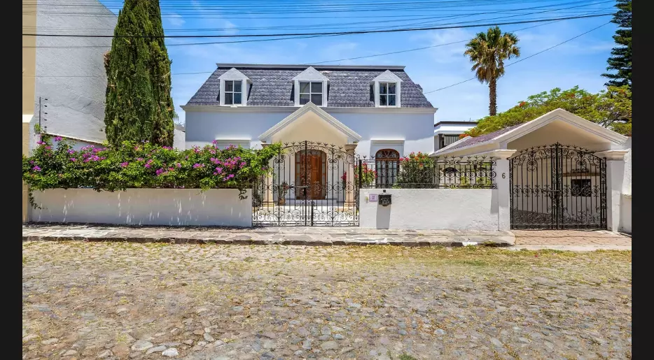CASA ROMAÑA - Casa de 4 recámaras en venta en Villa de los Frailes, San Miguel de Allende