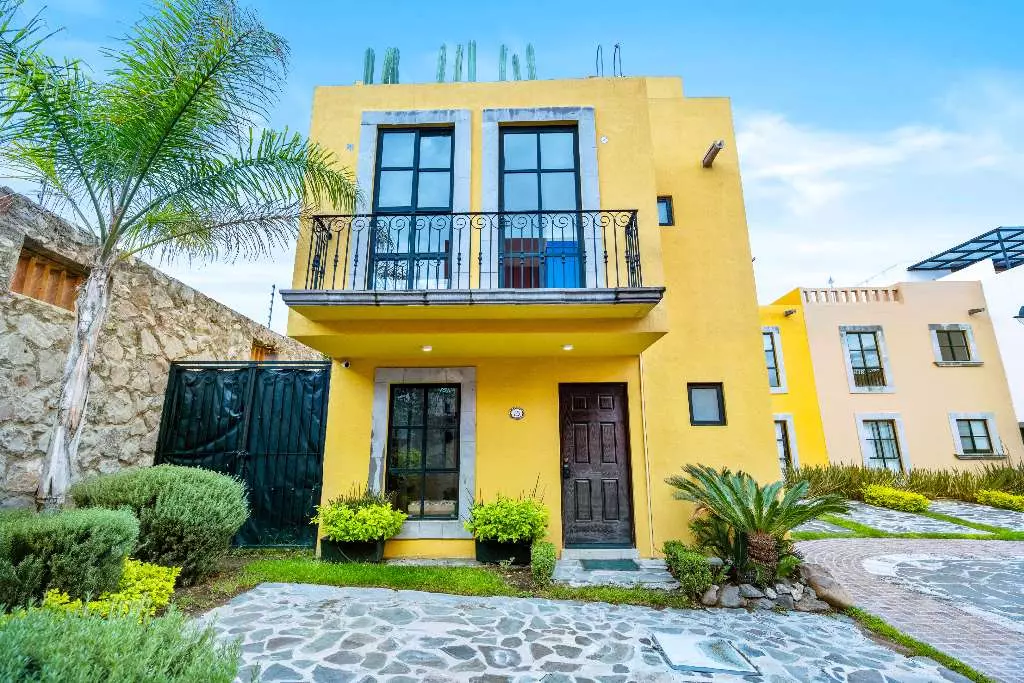 Casa Mirenchu - Casa de 3 recámaras en venta en Zirándaro, San Miguel de Allende
