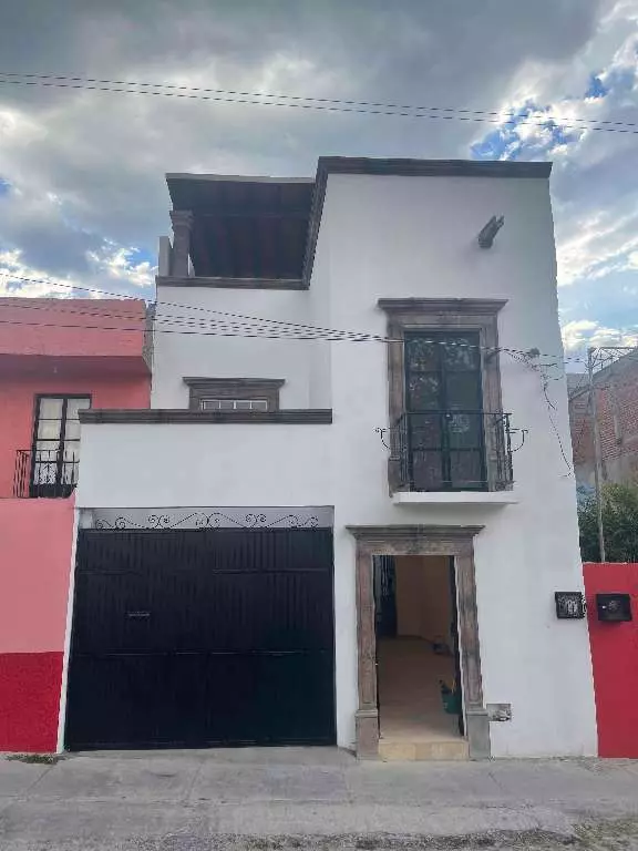 Casa Naranjos - Casa de 5 recámaras en venta en Itzquinapan, San Miguel de Allende