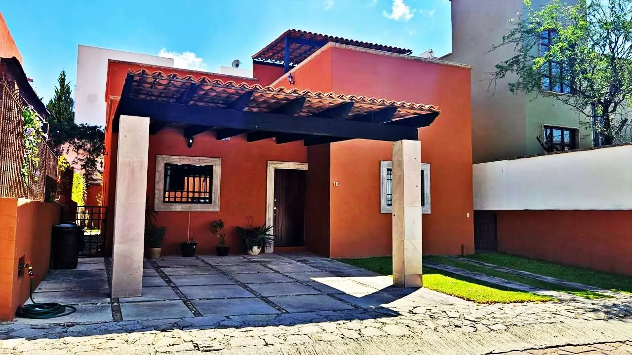 Oriente 16 - Casa de 4 recámaras en venta en El Capricho, San Miguel de Allende